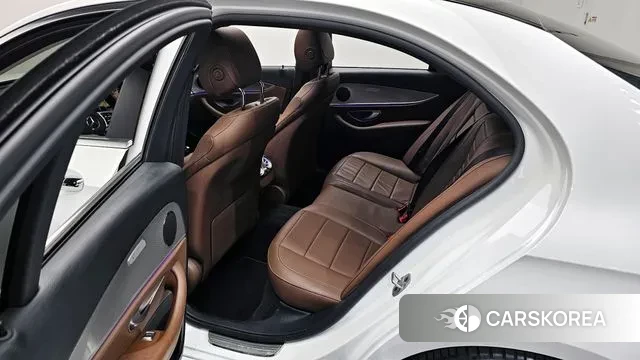 Mercedes-Benz E-Class W213 2019 Белый из Кореи, фото 2