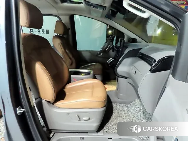 Hyundai Staria 2021 Серый из Кореи, фото 2