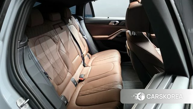 BMW X6 (G06) 2025 Серебристо-серый из Кореи, фото 2