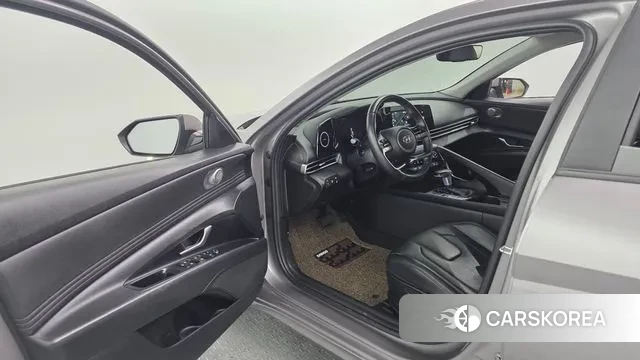 Hyundai Avante Hybrid (CN7) 2021 Серебристо-серый из Кореи, фото 2