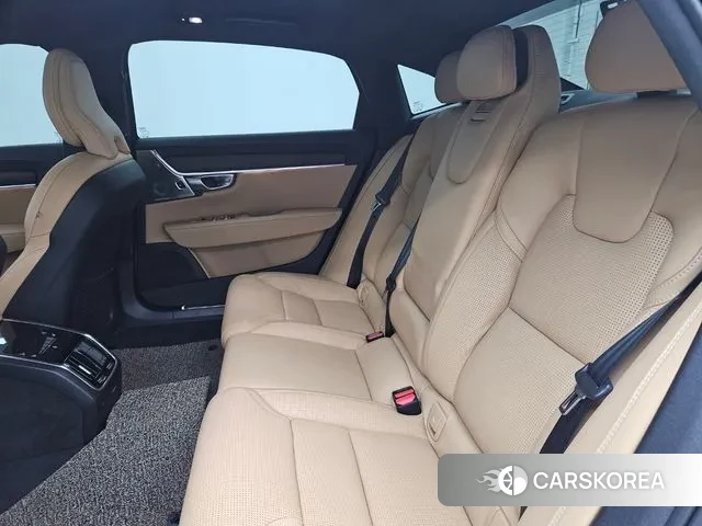 Volvo S90 2024 Белый из Кореи, фото 2