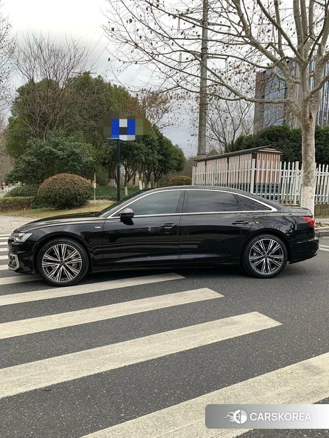 Audi A6L 2023 Черный из Китая, фото 2