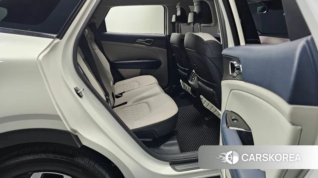 Kia Sportage 5th Generation 2023 Белый из Кореи, фото 2