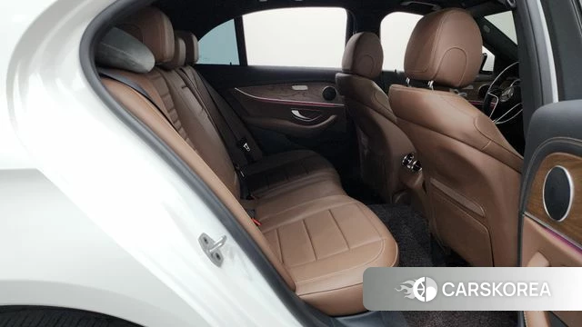 Mercedes-Benz E-Class W213 2021 Белый из Кореи, фото 2