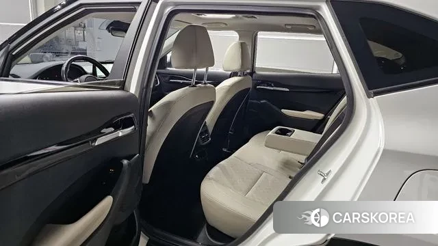 Kia Seltos 2022 Белый из Кореи, фото 2