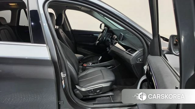 BMW X1 (F48) 2021 Серый из Кореи, фото 2