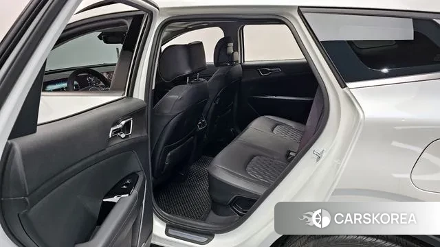 Kia Sportage 5th Generation Hybrid 2023 Белый из Кореи, фото 2