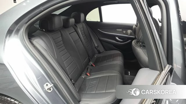 Mercedes-Benz E-Class W213 2023 Серый из Кореи, фото 2