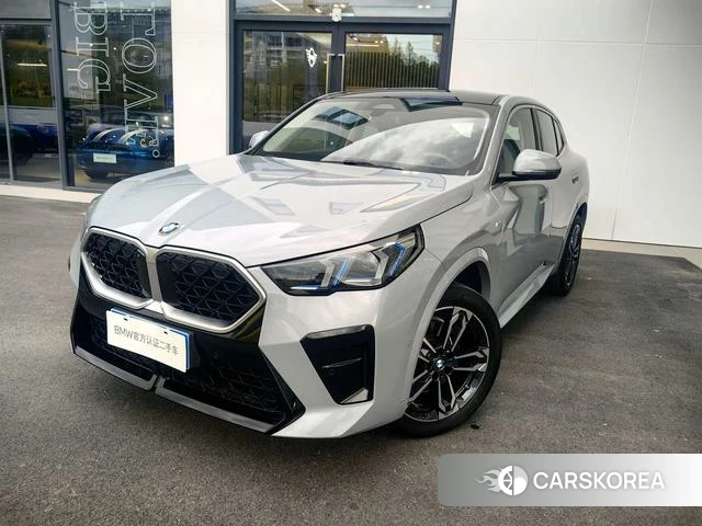 BMW X2 (import) 2024 Серебристо-серый из Китая, фото 2