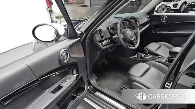 Mini Cooper Countryman 2021 Черный из Кореи, фото 2