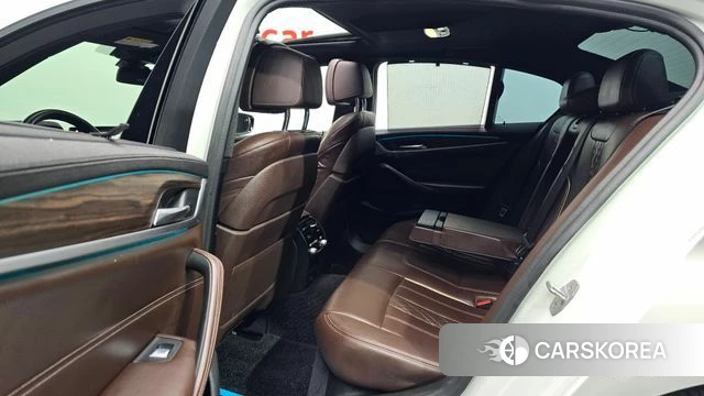 BMW 5 Series (G30) 2019 Белый из Кореи, фото 2