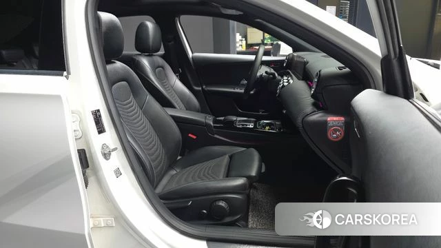 Mercedes-Benz A-Class W177 2020 Белый из Кореи, фото 2