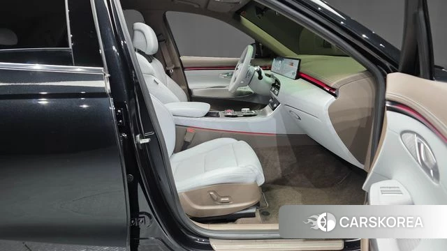 Genesis GV70 2024 Черный из Кореи, фото 2