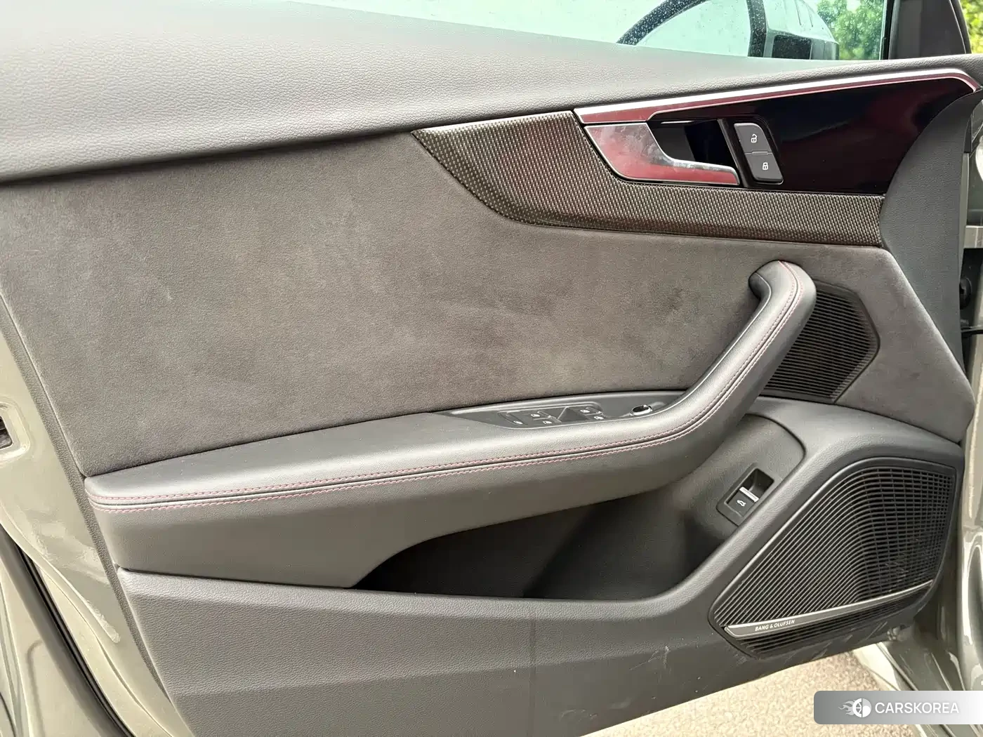 Audi S4 2023 Silver/gray из Китая, фото 2