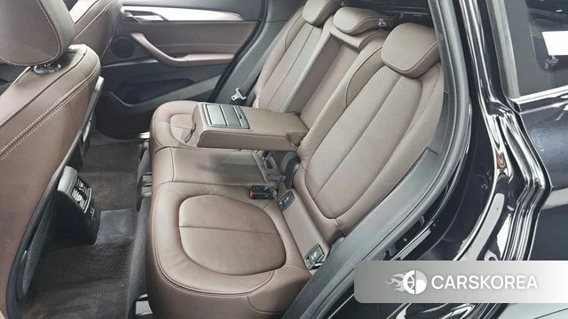 BMW X1 (F48) 2021 Черный из Кореи, фото 2
