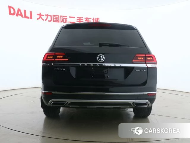 Volkswagen Tourang 2021 Черный из Китая, фото 2