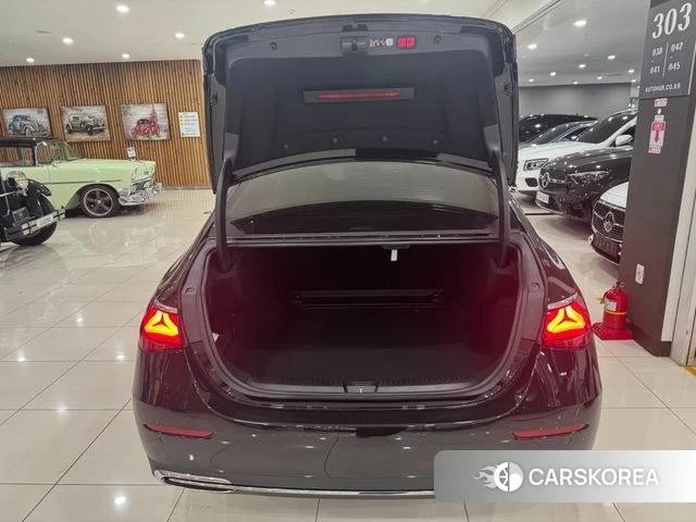 Mercedes-Benz E-Class W214 2025 Черный из Кореи, фото 2