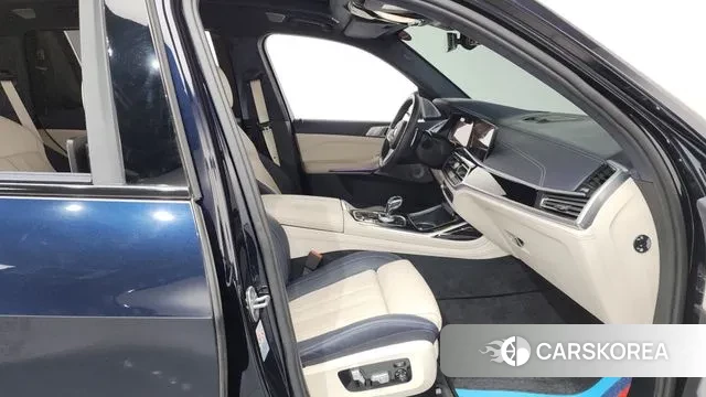 BMW X7 (G07) 2022 Черный из Кореи, фото 2