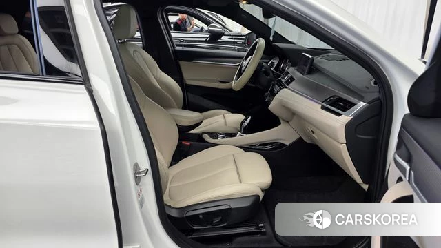 BMW X2 (F39) 2020 Белый из Кореи, фото 2