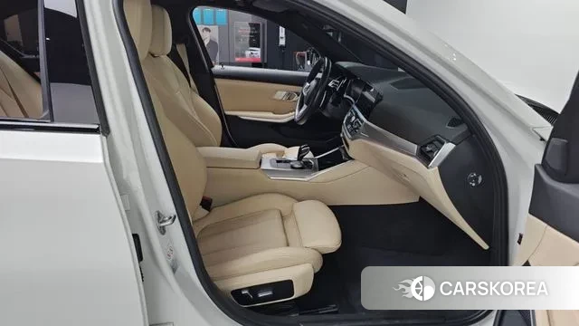 BMW 3 Series (G20) 2022 Белый из Кореи, фото 2