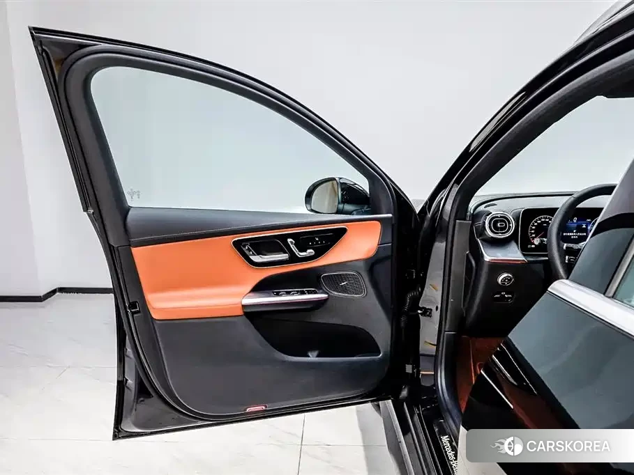 Mercedes-Benz GLC 2025 Черный из Китая, фото 2