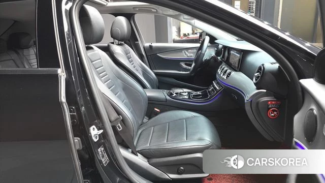 Mercedes-Benz E-Class W213 2019 Черный из Кореи, фото 2