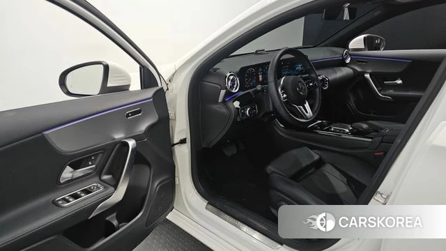 Mercedes-Benz A-Class W177 2022 Белый из Кореи, фото 2