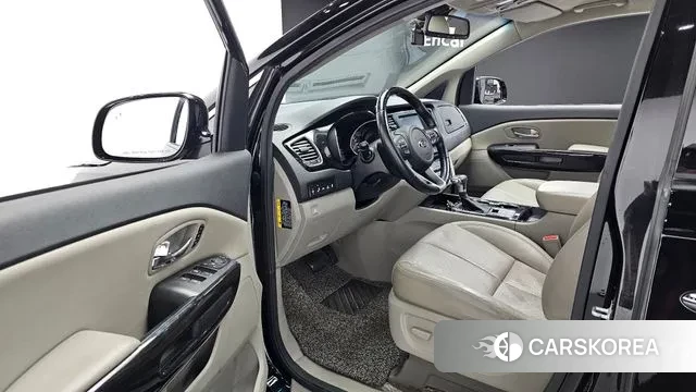 Kia The New Carnival 2019 Черный из Кореи, фото 2