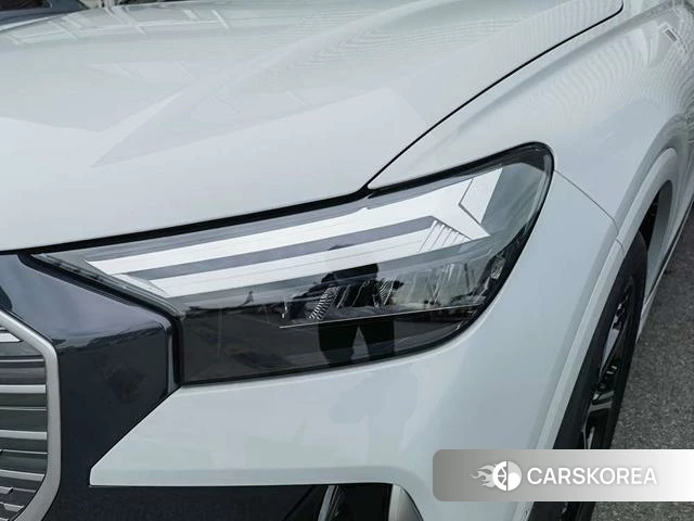 Audi Q4 e-tron 2022 Белый из Китая, фото 2