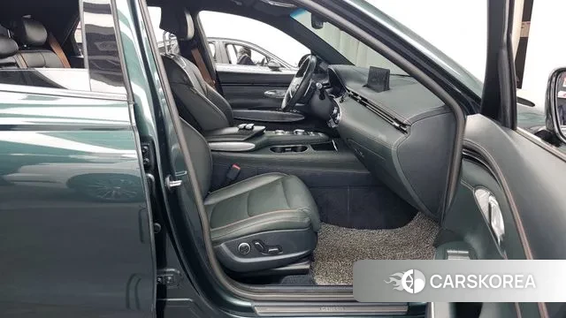 Genesis GV70 2021 Темно-зеленый из Кореи, фото 2