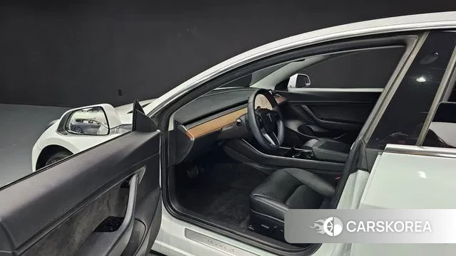 Tesla Model 3 2020 Белый из Кореи, фото 2