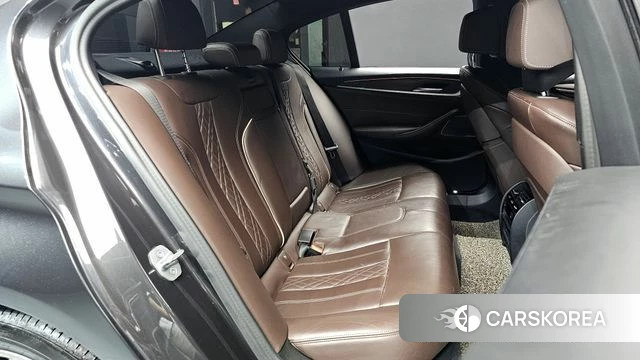 BMW 5 Series (G30) 2020 Серый из Кореи, фото 2