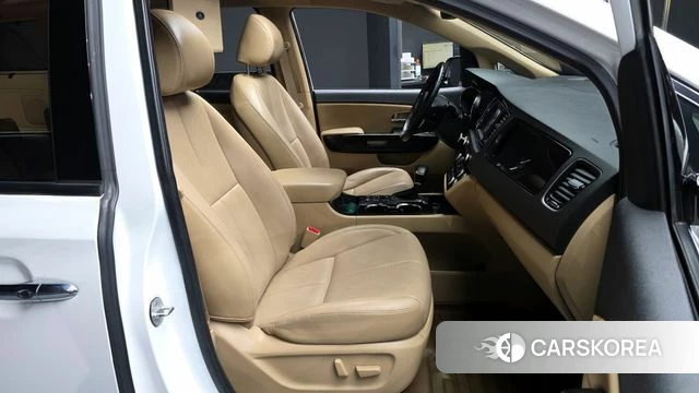 Kia The New Carnival 2018 Белый из Кореи, фото 2