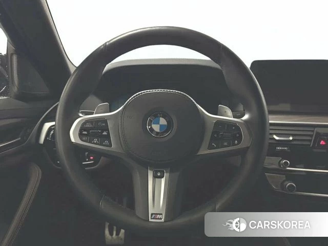 BMW 5 Series (G30) 2021 Черный из Кореи, фото 2