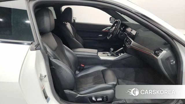 BMW 4 Series (G22) 2021 Белый из Кореи, фото 2