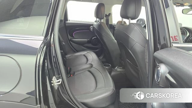 Mini Cooper 2023 Черный из Кореи, фото 2