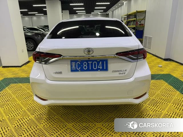 Toyota Corolla 2022 Белый из Китая, фото 2