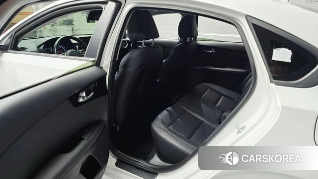 Kia The New K3 2nd generation 2022 Белый из Кореи, фото 2