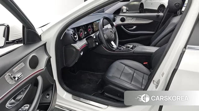 Mercedes-Benz E-Class W213 2018 Белый из Кореи, фото 2