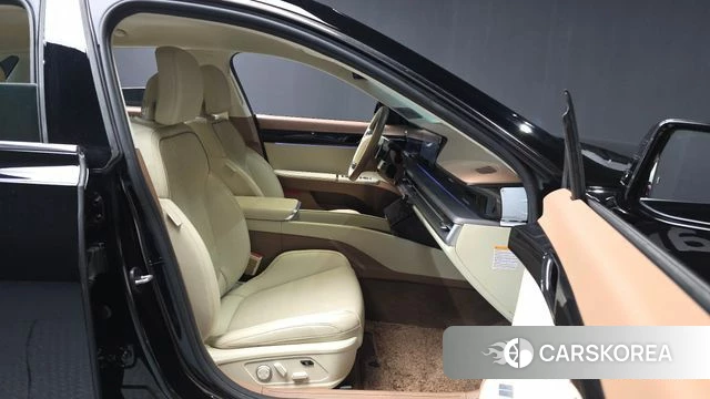 Hyundai Grandeur Hybrid (GN7) 2023 Черный из Кореи, фото 2