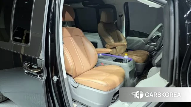 Hyundai Staria 2023 Черный из Кореи, фото 2