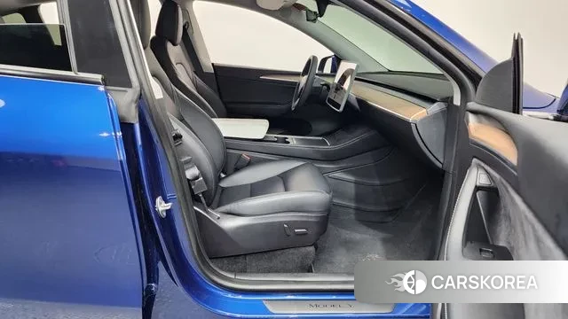 Tesla Model Y 2023 Синий из Кореи, фото 2