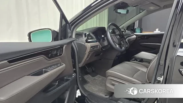 Honda Odyssey 2023 Черный из Кореи, фото 2