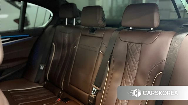 BMW 5 Series (G30) 2023 Белый из Кореи, фото 2