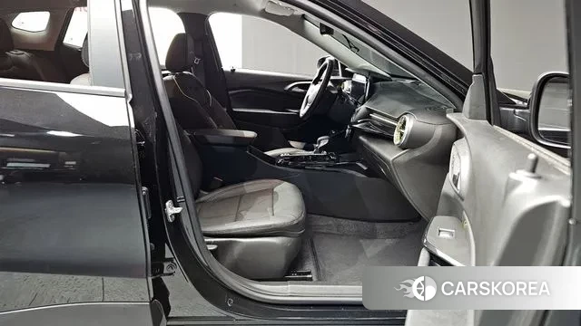 Chevrolet (GM Daewoo) Trax Crossover 2024 Черный из Кореи, фото 2