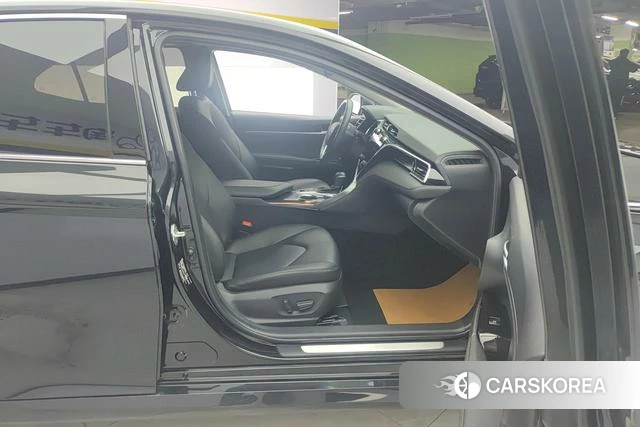Toyota Camry 2021 Черный из Китая, фото 2