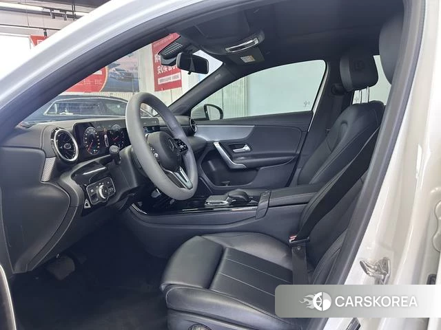 Mercedes-Benz Class A 2022 Белый из Китая, фото 2