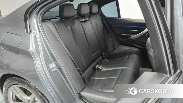 BMW 3 Series (F30) 2018 Серый из Кореи, фото 2