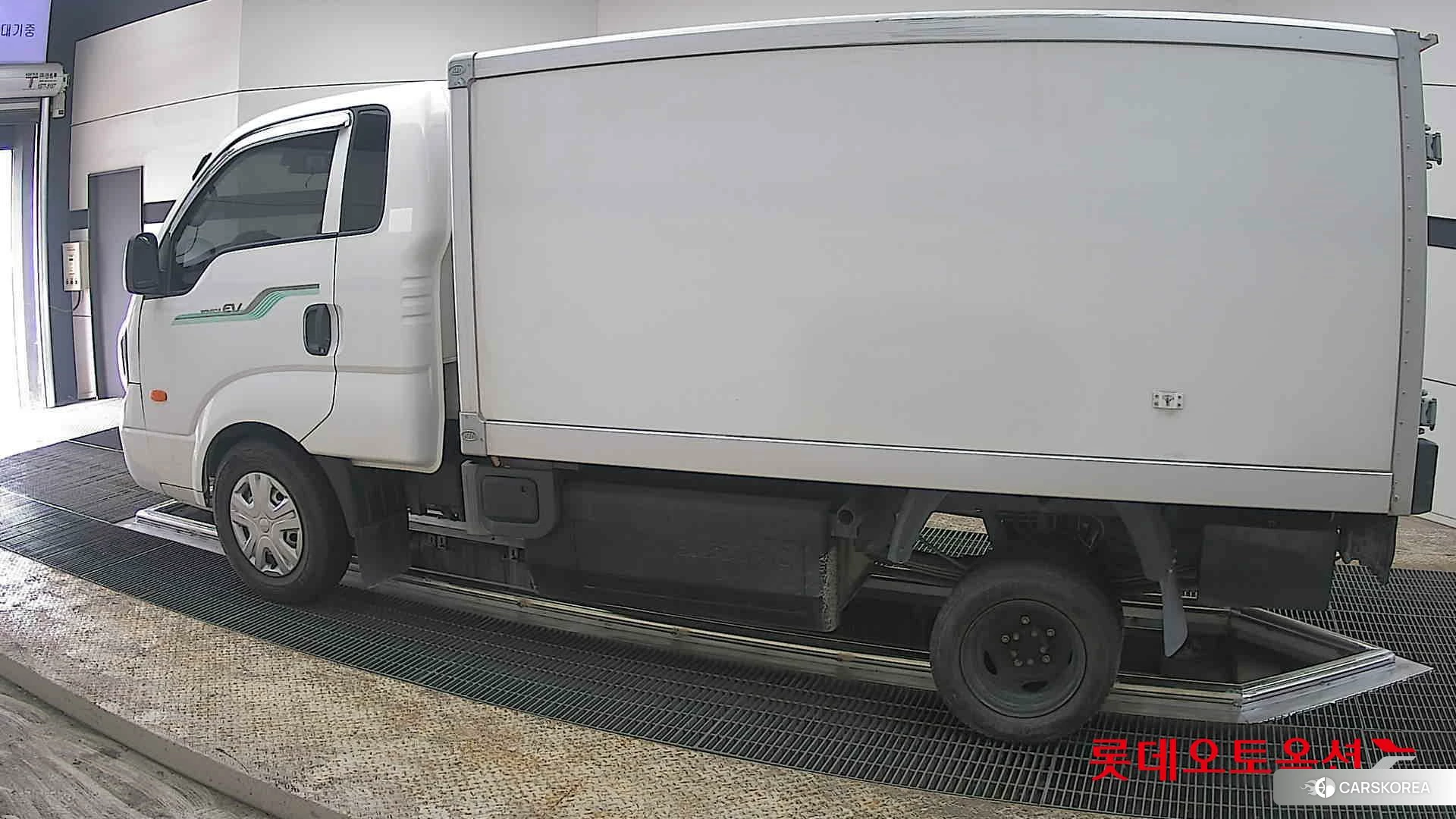 Kia Bongo Ⅲ EV Low-phase Built-in Car 2021 Белый из Кореи, фото 2