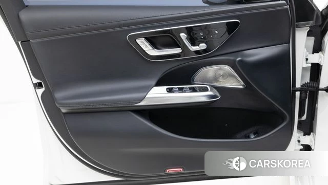 Mercedes-Benz E-Class W213 2025 Белый из Кореи, фото 2